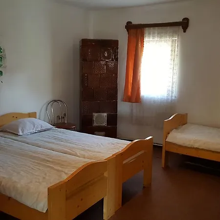 Anna Vendeghaz Guest house Savadisla
